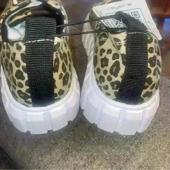 Layer 8 sneakers cheetah print NWT 8.5 women’s - Picture 2 of 5